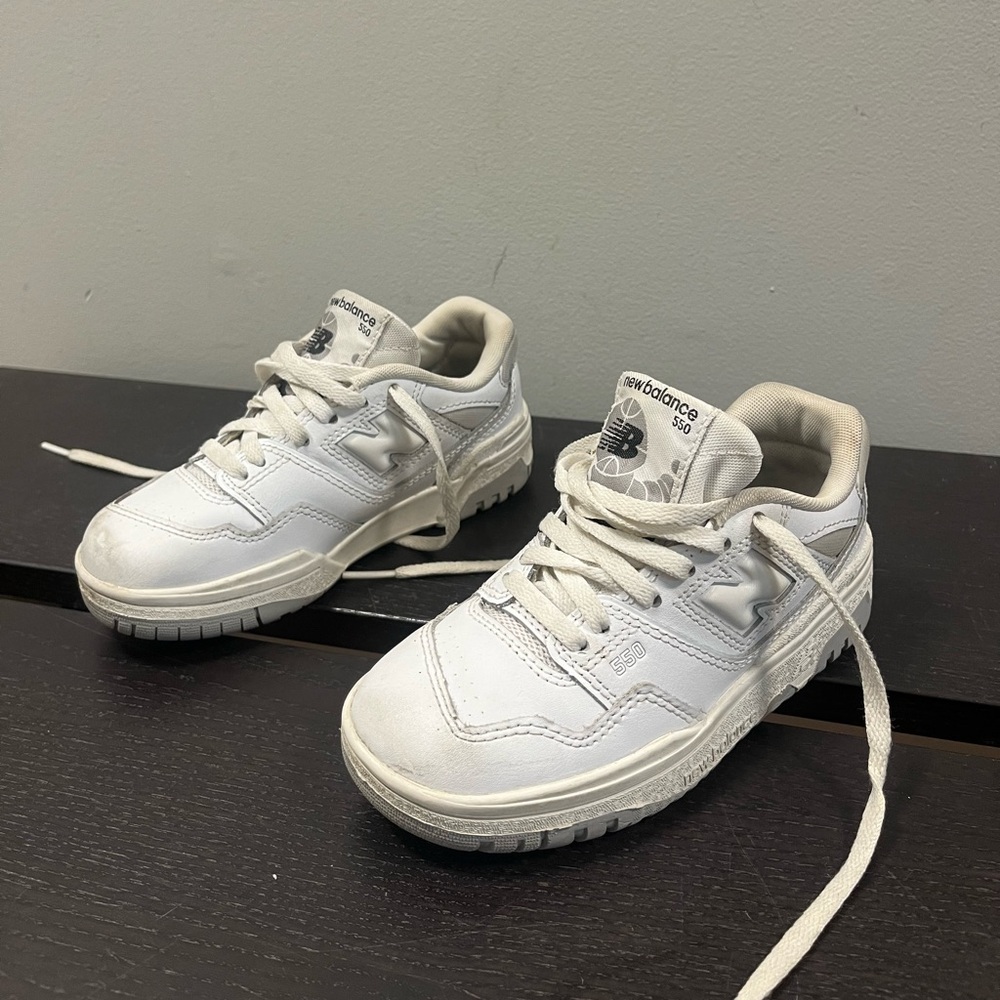 White New Balance 550 lifestyle trainers  11k